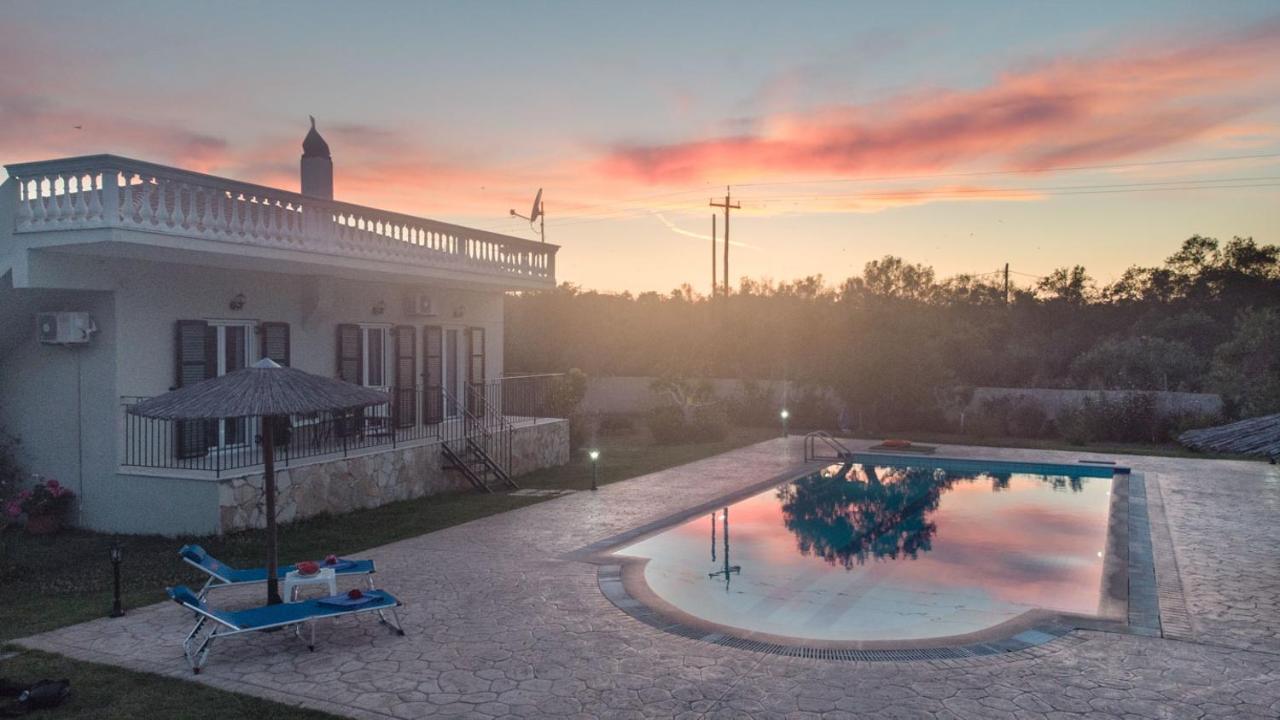 Villa Adonis Halikounas Eksteriør billede